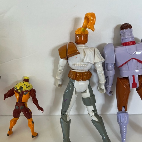 Lot of 4  Vintage Marvel X-men Actions Figures Sabre tooth Kane Uncanny - Picture 7 of 9